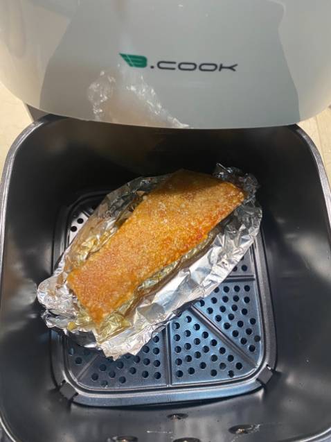 Nồi màu trắng hồng rất đẹp, không nghe mùi nhựa, nồi rộng nha. Nồi màu trắng hồng rất đẹp, không nghe mùi nhựa, nồi rộng nha.