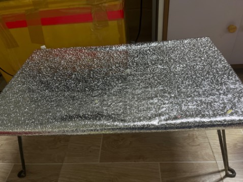 Giấy dán lên đồ vật sáng *** hẳn ra, có điều keo ko dính lắm