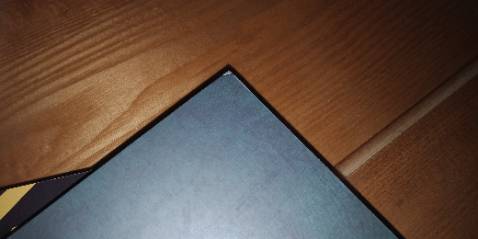 Ảnh đẹp, đìa đẹp, chữ viết in khá mảnh nhưng đóng gói giao hàng còn sơ sài, sách bị gãy nép😭