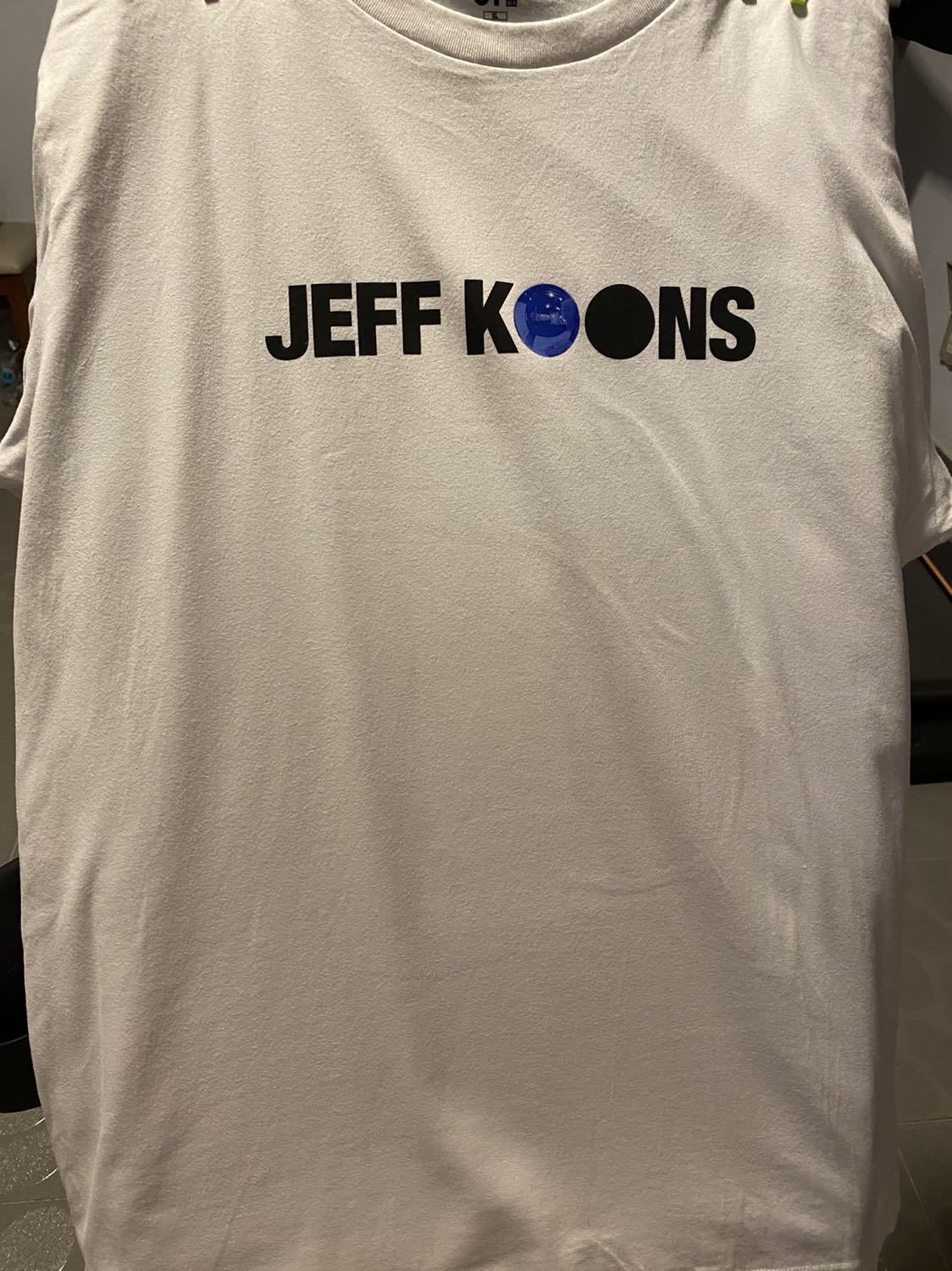 Xuất sắc. Mình đang dùng bàn ủi philips hơi nước dùng tốt nhưng rất nằng, dùng bàn ủi đứng hometouch cũng rất thích nhưng chưa thật sự phẳng và hơi khó chịu khi phải kiếm cái mặt phẳng đứng nào đó móc quần áo để ủi và thường bị đọng hơi nước. Bàn ủi tefal này khắc phục hết mọi nhược điểm đó: nhẹ, có mặt phẳng đứng nghiêng nằm để ửi, ko hề bị đọng hơi nước gây ẩm quần áo… ngoại trử là tay cầm vẫn bị nóng, nhưng mà cũng ko vấn đề gì vì mình là thử 50p mà ko sao. Cảm ơn Shop và tiki. Tiếc là ko mua sớm hơn.