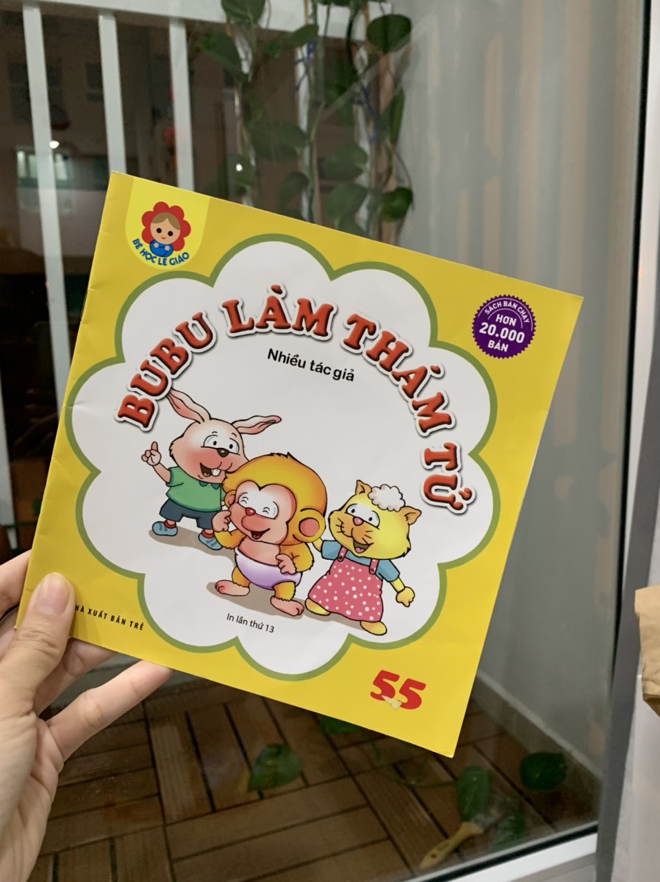 Hình ảnh thu hút, nội dung truyện theo mình cũng hay. Đọc cho bé nghe bé rất thích.