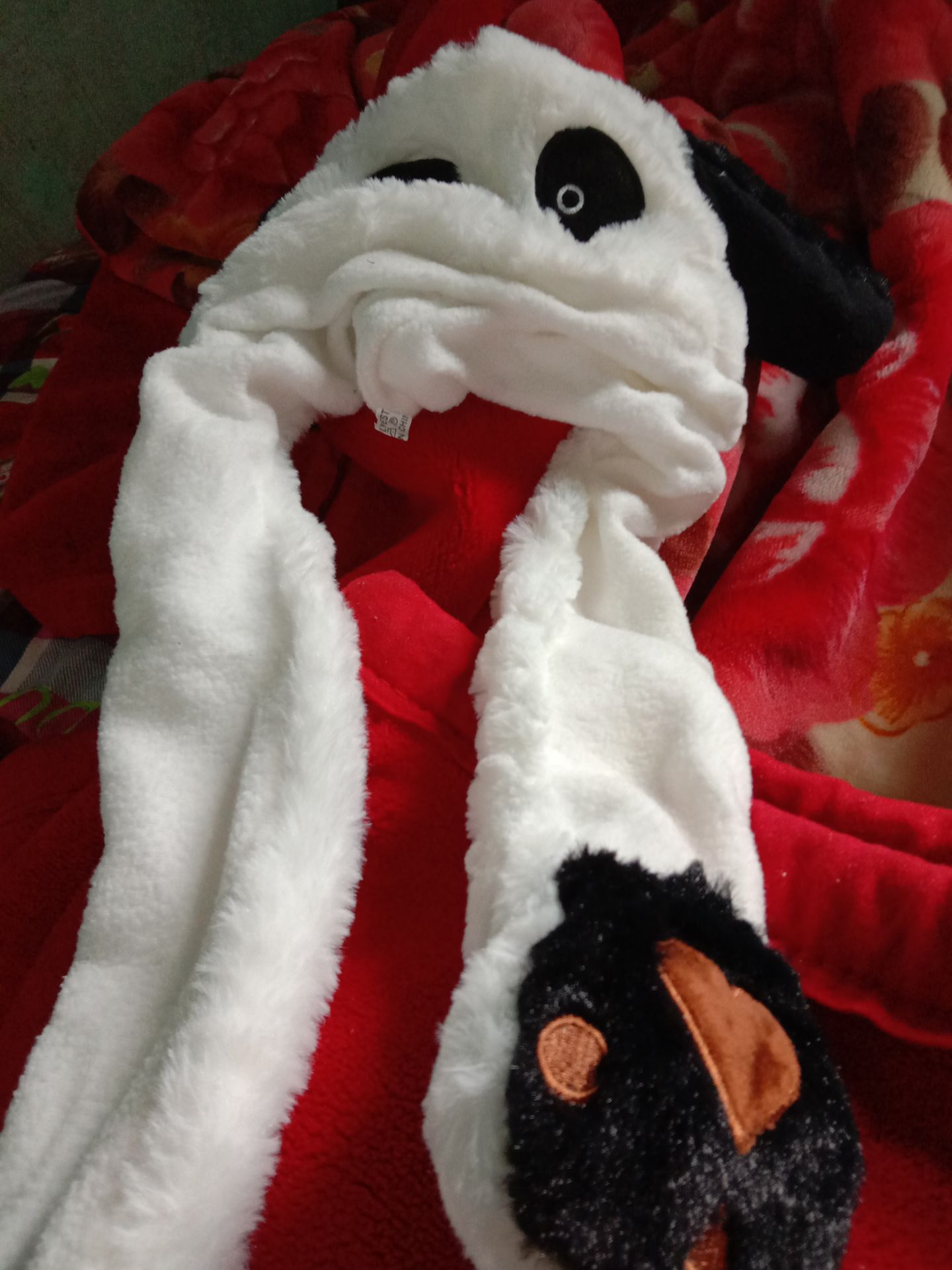 hàng ko giống mô tả , 1 bên tai ko dùng dc. mua gấu trúc vì màu đen ko bẩn vậy mà lại màu trắng hàng ko giống mô tả , 1 bên tai ko dùng dc. mua gấu trúc vì màu đen ko bẩn vậy mà lại màu trắng