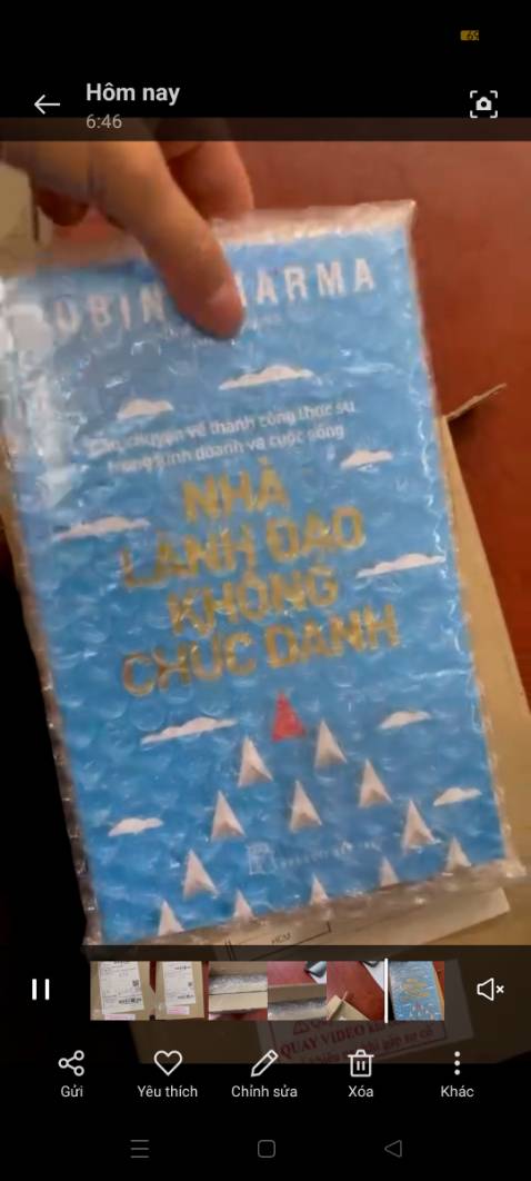 Tôi đặt 2 quyển sách, mà giáo có 1 quyển, nhưng vẫn thu tiền 2 quyển. 
Hãy hồi đáp lại cho tôi