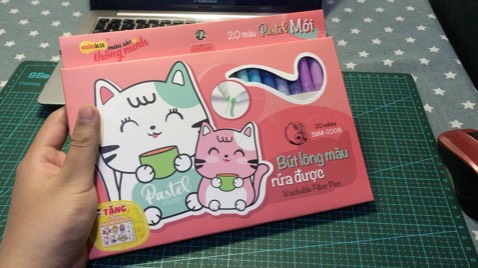 Mình mua tặng bạn nên không nhận xét được nhiều, nhưng màu rất xinh nhé, đóng gói chưa được chỉnh chu lắm, còn lại thì ok