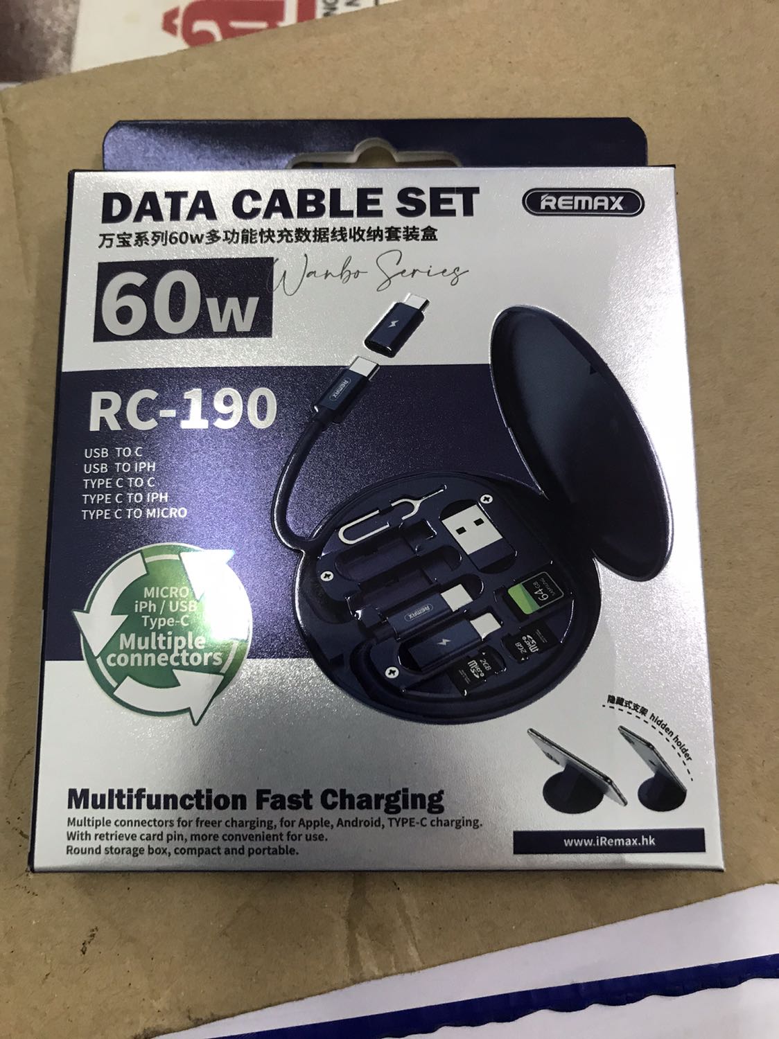 Đẹp, nhưng chỉ 2 loại đầu sạc, phải thiết kế đủ 3 loại đầu sạc thì hay hơn, mà cũng không có củ sạc. Nhưng mà sản phẩm đẹp, nhẹn sạc ok Đẹp, nhưng chỉ 2 loại đầu sạc, phải thiết kế đủ 3 loại đầu sạc thì hay hơn, mà cũng không có củ sạc. Nhưng mà sản phẩm đẹp, nhẹn sạc ok