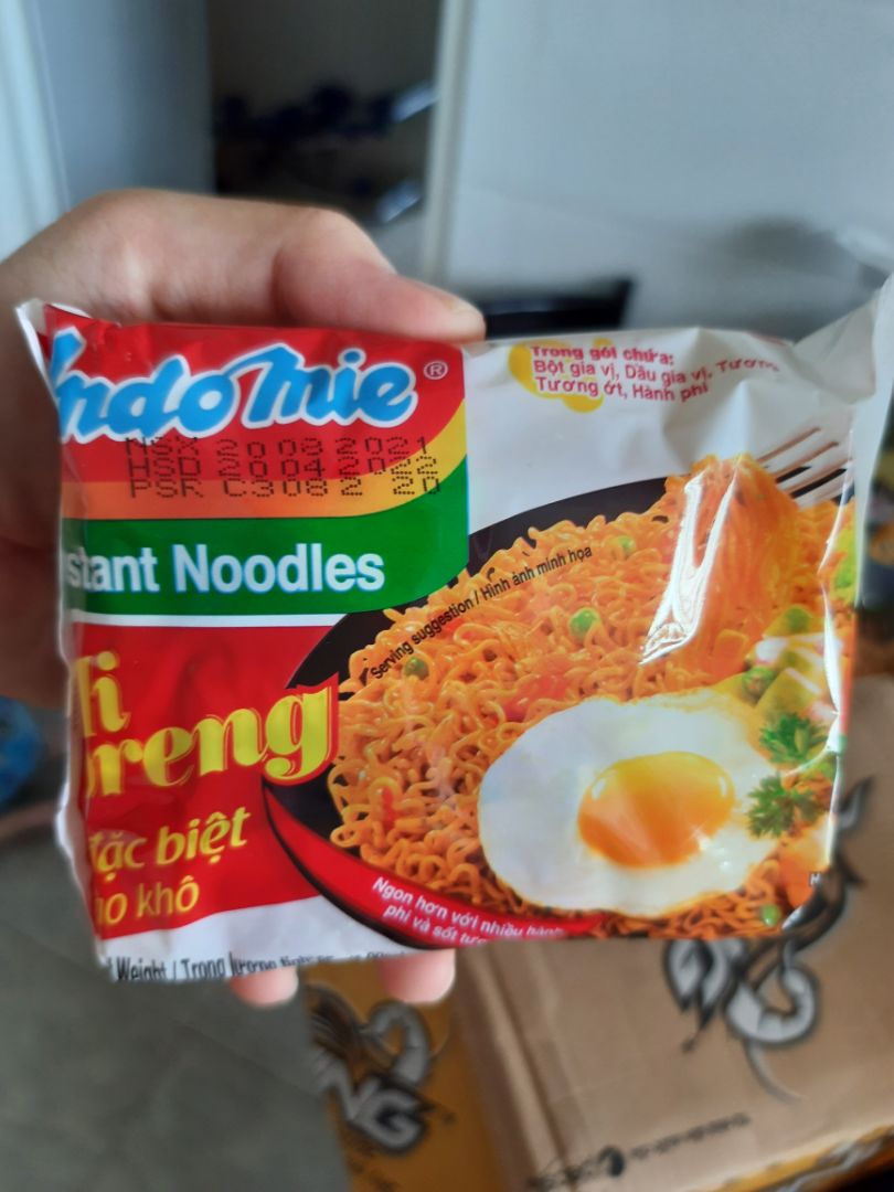 Hàng đúng thông tin như mô tả. Nhân viên giao hàng nhanh và lịch sự. Đóng gói kỹ càng, cẩn thận, không bị hư hỏng j trong lúc vận chuyển. 6 sao luôn nè. 🥰

Ai đi ngang cho mình xin 1 subscribe ở kênh AIO Channel của mình nhé (có logo nền màu xanh biển nhạt kèm chữ A màu xanh biển có chữ I màu vàng nằm bên trong chữ O màu đỏ). Cảm ơn mọi người rất nhiều. 

Hàng date còn xa luôn, nhà mình 4 người dư sức dùng từ nay cho đến tết ta luôn cũng k lo thiếu nước ngọt để uống.

Nếu có đặt mì gói trên tiki thì mọi người sau khi nhận hàng  hãy chịu khó kiểm tra kỹ từng gói mì, vì sẽ có 1 số gói bị lỗi sản xuất rách 1 chút ở bao bì. Tránh để kiến không xâm phạm đến làm hư đến gói mì, và làm mất công mình dọn dẹp lại nhé.