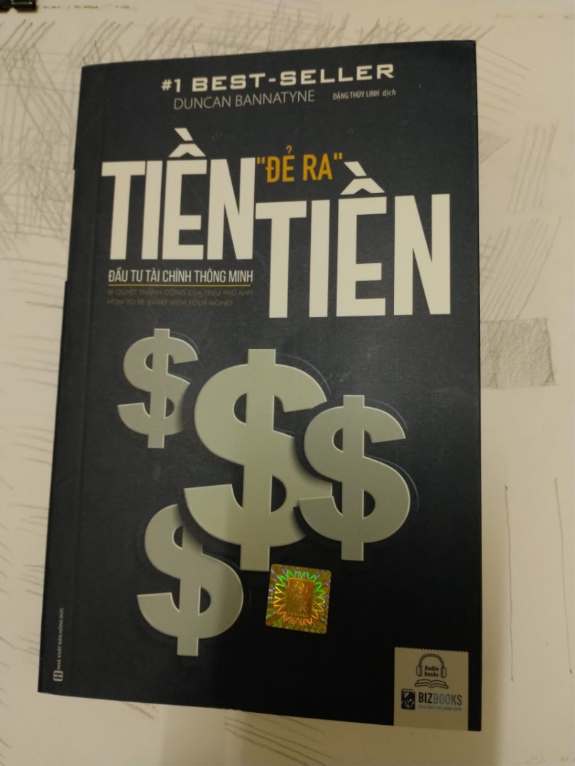 Mình nay nhận sách và đang đọc. Nội dung cảm thấy khá ổn dù mới đọc hơn 50 trang; sách bìa mềm, giấy in ok, dung lượng bảo đảm. Mùa dịch Tiki đã khắc phục khó khăn giao hàng đúng hẹn. Tuy nhiên sách không được bọc và có vết bẩn.