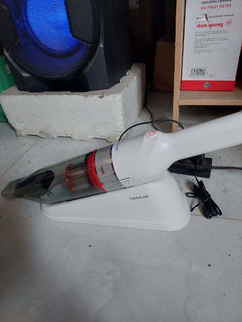 Gọn nhẹ, lực hút mạnh, có cả lọc HEPA.