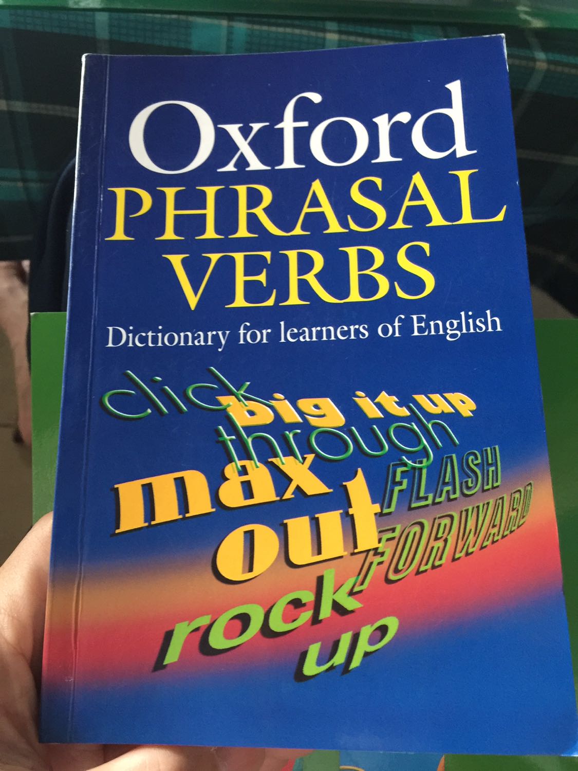 Bất kỳ ai học tiếng anh để thi IELTS hay giao tiếp trình độ advanced cũng nên mua cuốn này.
Oxford quá nổi tiếng rồi.
Nhưng Tiki giao mấy cái từ điển này lâu quá nên cải thiện dịch vụ. Vì đợi lâu nên cho 3 sao thôi.