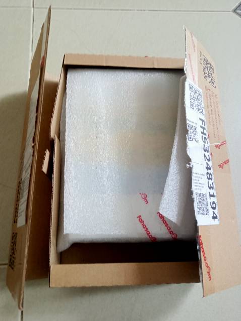 Bên Fahasa gói hàng cẩn thận, giao hàng siêu nhanh.Mình đặt từ tối thứ 6 thì trưa thứ 7 đã có.
Sách vẫn còn seal