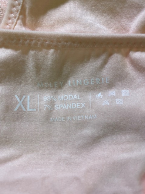 giao hàng đẹp, màu nhã dễ thương, vải mềm, bao bì đẹp. nv giao hàng rất nhiệt tình