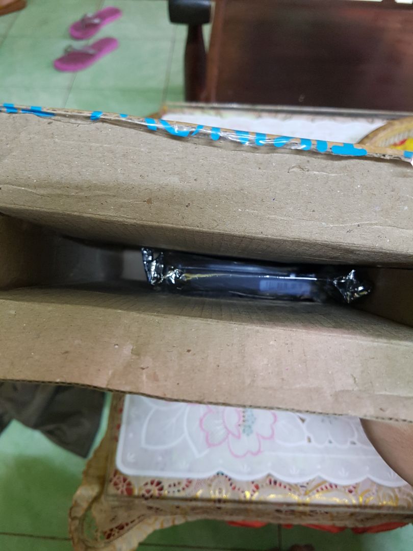 sản phẩm đóng gói cẩu thả. khi mua hàng tôi đã gọi tổng đài nhờ đóng gói kỹ, nhưng rốt cuộc đóng gói và giao hàng quá cẩu thả. chỉ bỏ ổ cứng vào hộp tiki, khi giao tới thì hộp móp méo luôn. sản phẩm đóng gói cẩu thả. khi mua hàng tôi đã gọi tổng đài nhờ đóng gói kỹ, nhưng rốt cuộc đóng gói và giao hàng quá cẩu thả. chỉ bỏ ổ cứng vào hộp tiki, khi giao tới thì hộp móp méo luôn.