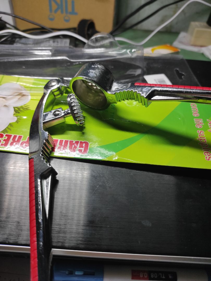 giao hàng nhanh, sản phẩm giống với ảnh quảng cáo, khá hài lòng, chưa dùng chưa bình luận nhiều về chất lượng.