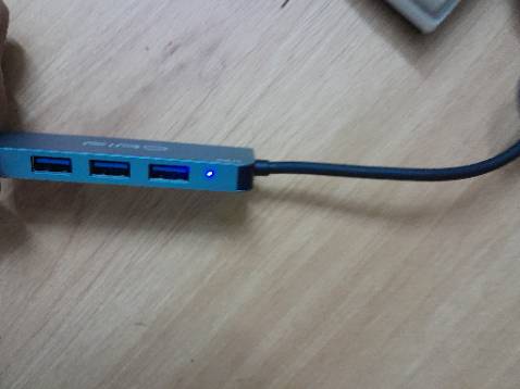 Đẹp chắc chắn 
Tốc độ truyền dữ liệu tốt
Có đèn báo
Có cả đầu chuyển USB và TYPE C rất tiện lợi.