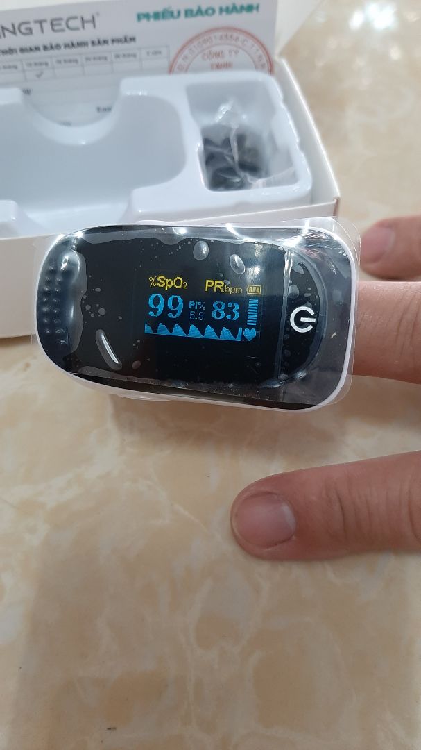 Máy đo Spo2 chính hãng, đóng gói cẩn thận, phụ kiện đầy đủ, dây đeo và 2 viên pin nguyên seal, kèm phiếu bảo hành 12 tháng, hướng dẫn sử dụng. 5* cho shop uy tín Máy đo Spo2 chính hãng, đóng gói cẩn thận, phụ kiện đầy đủ, dây đeo và 2 viên pin nguyên seal, kèm phiếu bảo hành 12 tháng, hướng dẫn sử dụng. 5* cho shop uy tín