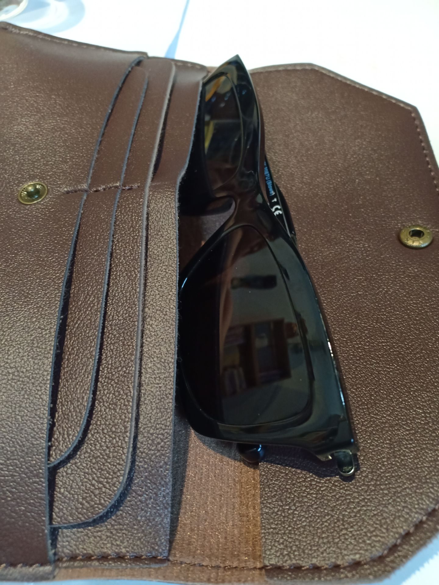 Mình mua lúc sale, hàng rất đẹp.