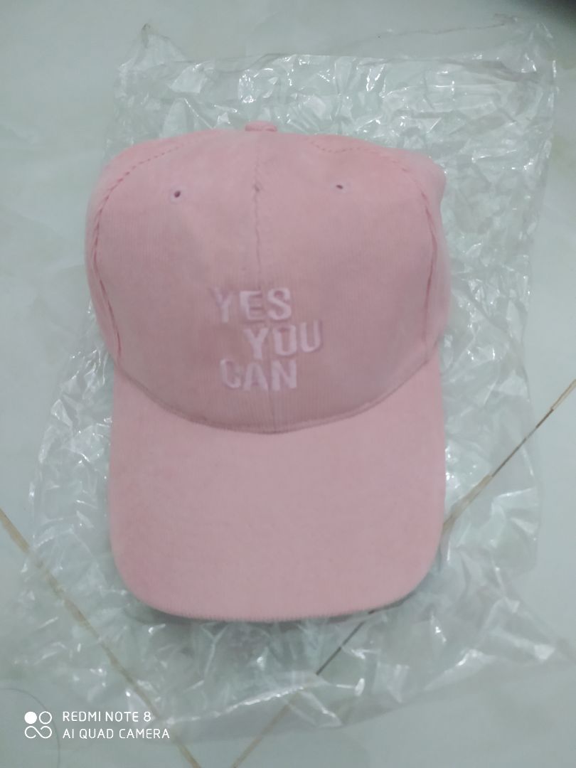 mũ giống như hình ,chất liệu tốt, đóng gói hàng cẩn thận. mũ giống như hình ,chất liệu tốt, đóng gói hàng cẩn thận.