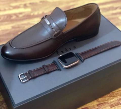 Mua để chụp hình cưới với đôi giày, nhận hàng ưng lắm nha, rất hợp với đôi giày luôn cứ sợ ko khớp màu giày ai ngờ đẹp ko tưởng. Nên mua nha mn