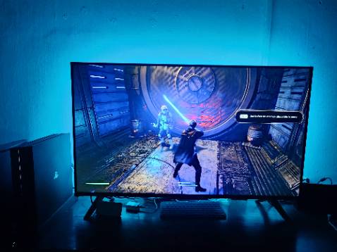 Lần đầu sử dụng thì bị trục trặc, xong mình có liên hệ qua bên hỗ trợ khách hàng thì các bạn hỗ trợ rất nhiệt tình.

Đèn sáng đẹp và dễ sử dụng, mình để làm đèn nền phía sau tivi thì xem trong phòng tối không bị mỏi mắt.