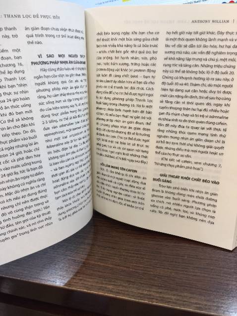 mới lướt qua vài trang thấy khá ổn, đọc dễ hiểu dễ hình dung. Sạch bọc seal cẩn thận, không bị bẩn, rách hay nát trang nào. hơn 700 trang, khá nhiều kiến thức. giao lâu xíu vì shipper nói quá tải đơn, đặt giao 2h mà trưa đặt đến tối mới nhận đc, cũng may sạch vẫn đẹp mới lướt qua vài trang thấy khá ổn, đọc dễ hiểu dễ hình dung. Sạch bọc seal cẩn thận, không bị bẩn, rách hay nát trang nào. hơn 700 trang, khá nhiều kiến thức. giao lâu xíu vì shipper nói quá tải đơn, đặt giao 2h mà trưa đặt đến tối mới nhận đc, cũng may sạch vẫn đẹp