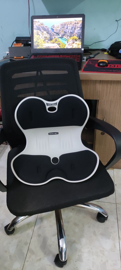 sau khi vợ mua ngồi dc 1 tuần *** thử thì quá đáng đồng tiền bát gạo, vì nếu để bệnh rồi, thì cái giá phải trả nó đắt hơn mua cái ghế này để phòng bệnh! thế là mua thêm 2 cái cho 2 cha con ngồi