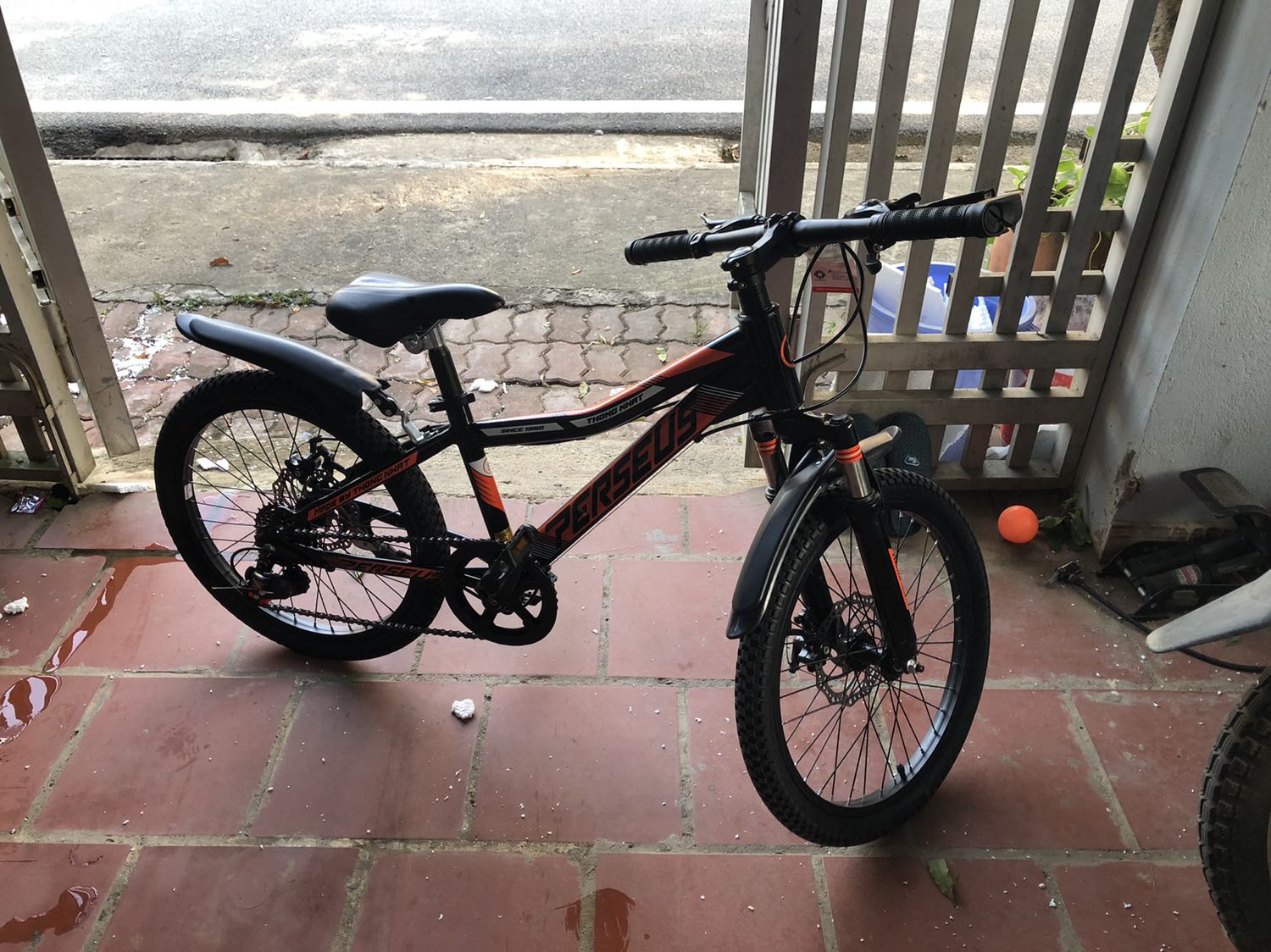 Sản phẩm chất lượng. Gửi hàng nhanh. Nhưng vận chuyển trầy xước mấy chỗ.