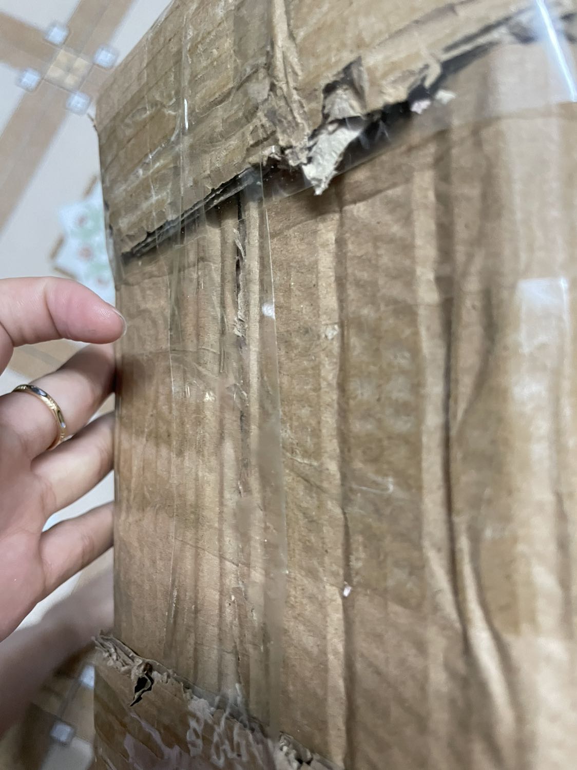 *** thử thấy okay lắm luôn, tuy nhiên shop nên đóng gói chắc 1 tí, dán thêm keo vào để tránh trong trường hợp vận chuyển