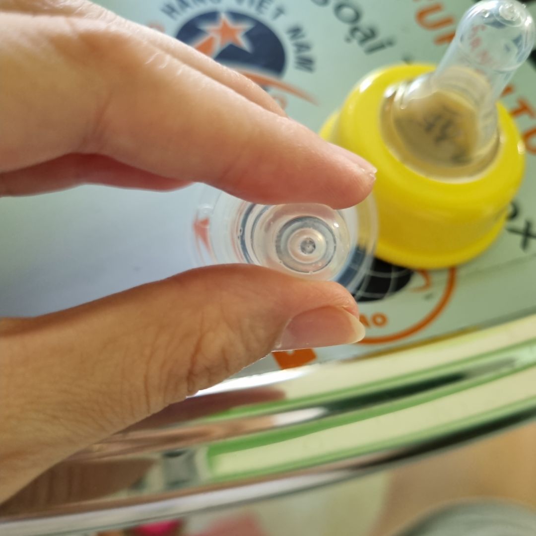 Giao hàng quá lâu, đặt nhầm size, mua size m và L mà thành s và m, mà size s này to hơn núm size s cũ ở nhà, nên vẫn dùng dc, tiki k xem dc chỗ chọn size, tới chữ size cái mất chữ, k check lại đơn dc