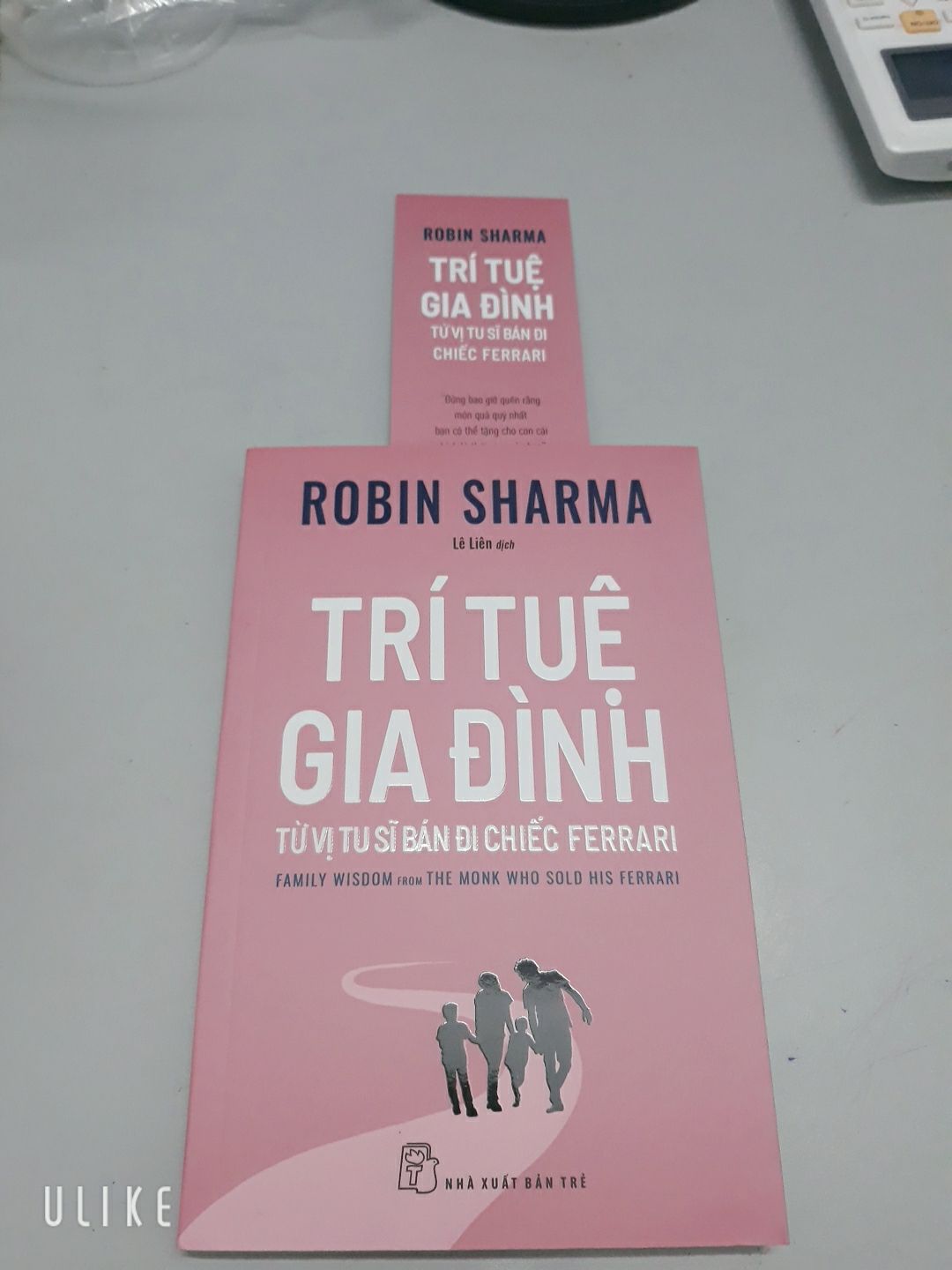 Sách đẹp, mới tinh, cuốn màu hường dễ thương gì đâu. Nôii dung mình chưa đọc vì chưa có gđ nên đọc KPVM rồi,  nhưng chắc sẽ oki, vì sách của Sharma nội dung thì k phải bàn🍀