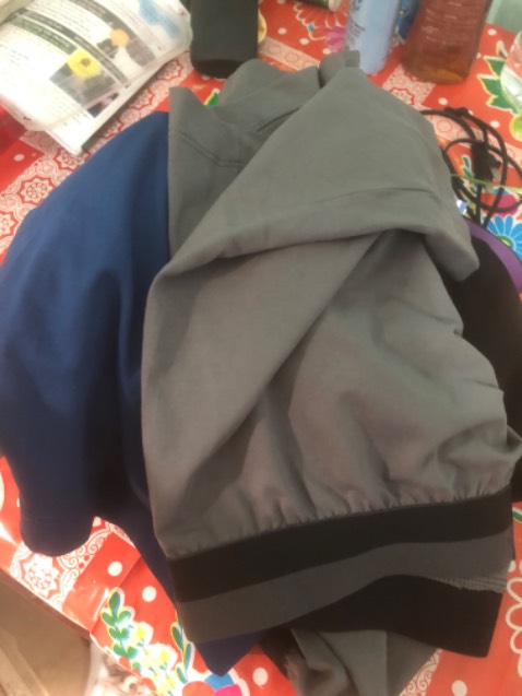 Chất vải đẹp, kiểu dáng sang trọng, trẻ trung, mặc rất thoải mái, dễ chịu, cho một cuộc sống nhẹ nhàng, hạnh phúc.