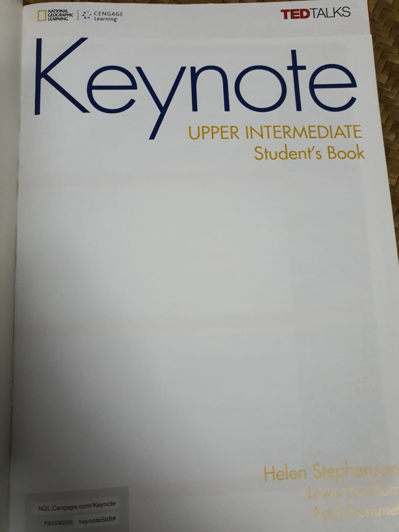 sản phẩm giá khuyến mãi rất hợp túi tiền. mua về có DVD vừa xem vừa học. giọng Anh-anh không phải Anh-mỹ