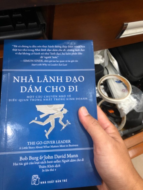 Chưa đọc, nhưng tin là sẽ hay vì đã đọc 2 cuốn trước rồi.