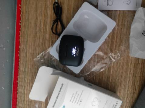 Tai nghe rất đáng tiền 
Đeo rất thoải mái , Nghe nhạc chất lượng, đặc biệt mình hay nghe kể truyện tai nghe này rất hợp ý với mình 
Ngoại hình hộp đẹp, sang trọng 😁