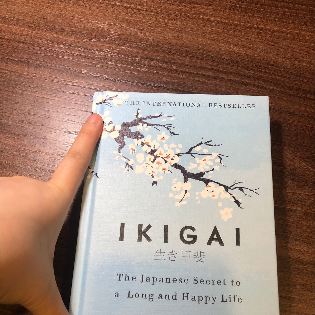 Sách nhỏ hơn nghĩ mà gói hàng, còn seal rất chất lượng và giao hàng nhanh