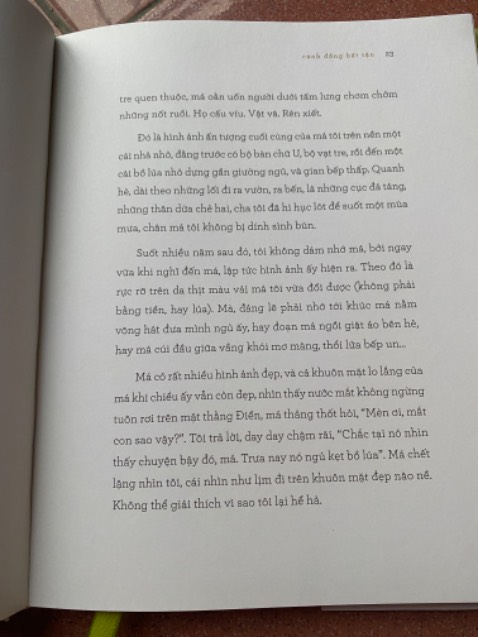 Sách Giao rất nhanh ah
Sách thiết kế bìa cứng có áo bọc ngoài và đánh dấu trang nhé ah
Nội dung có những nỗi buồn và có khi khắc khoải