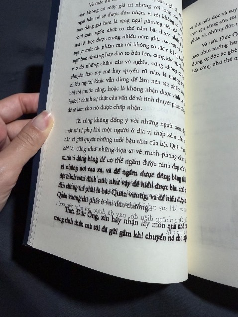Nội dung rất hay nhưng sách có rất nhiều trang bị nhoè mực, in lỗi.