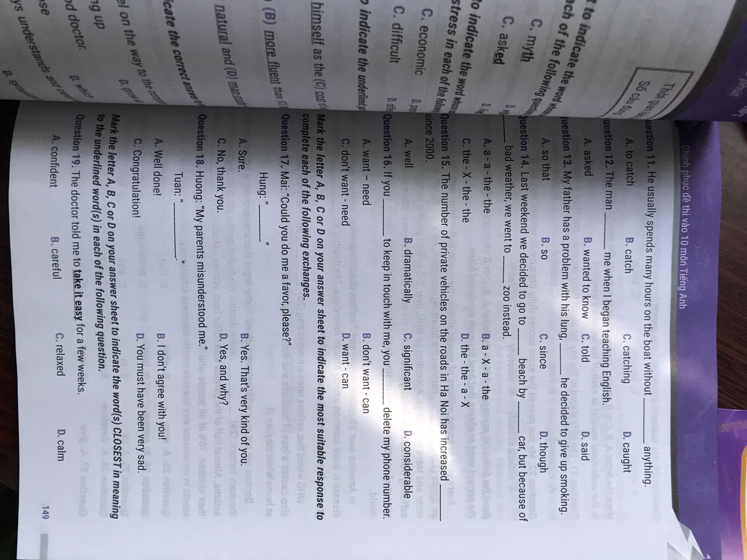 Sách rất tốt, trình bày dễ hiểu, có cả Wordform, từ vựng và ngữ pháp rất dễ hiểu luôn. Dù sách giao hơi bị móp nhưng vì chất lượng sách tốt nên tất cả đều Ok. Mình khuyên các bạn nào chưa tìm được sách ưng ý thì nên mua sách này nha.