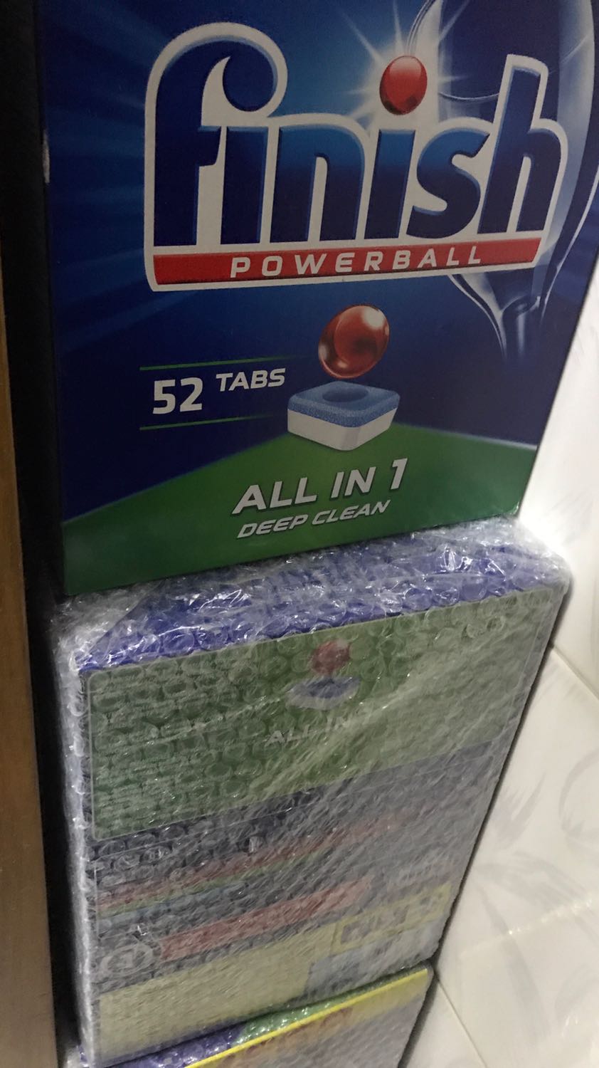 Chat luong san pham tuyet voi va re tien. Cuc ky hai long. Dung cho may rua chen thi rat la sach. Minh da xai nhieu loai khac nhung khong ung y bang loai Finish nay. Mua 3-4 thung de danh o nha xai. Noi chung la rat rat hai long!!!!