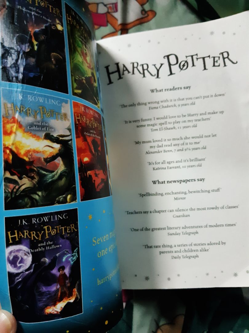 Sách  giảm  giá  rẻ  nhưng  bị  đen,  gấp  mép góc,  và  bìa  nhăn nhúm và  gãy  gập.  Làm  mất  giá  trị  cuốn  sách.  Tiki làm mình  cảm  thấy  do dự  khi đặt mua những  đơn  hàng  sâu. Không phải  ai  cũng  có  thời  gian để đòi  đổi  sách  tới  lui đâu