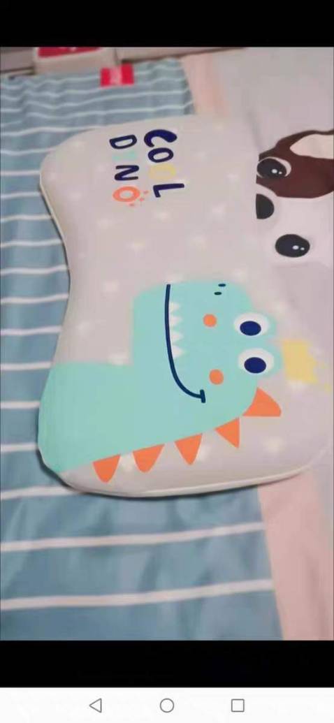 Vải mịn. Gối êm. Sản phẩm chất lượng rất tốt. Cho shop 5 sao nhé