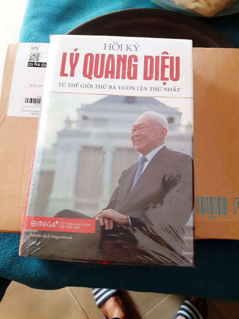 Sách bọc cẩn thận, giao nhanh. Tặng 5*