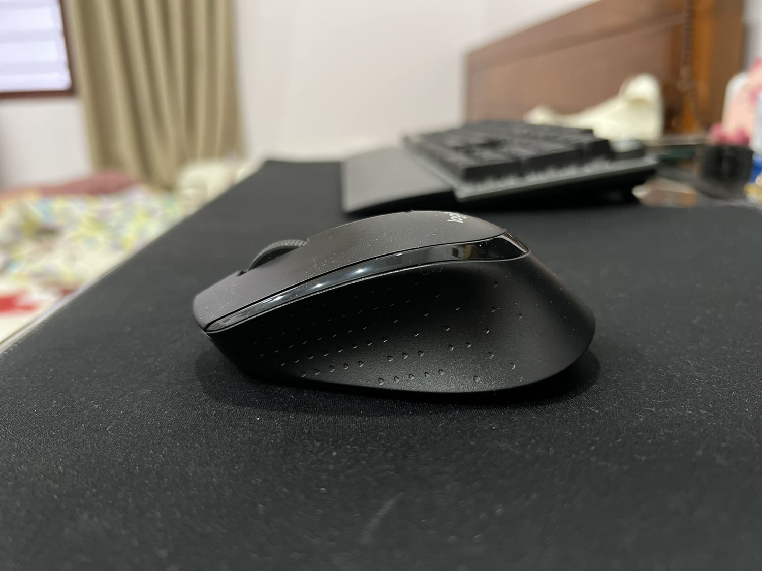 Tôi đã dùng được thời gian ngắn và cảm nhận sp thật nhẹ êm nút nhấn , hoàn toàn không có âm thanh khi nhấn , độ nhậy tuyệt đối . Tôi hài lòng sp này