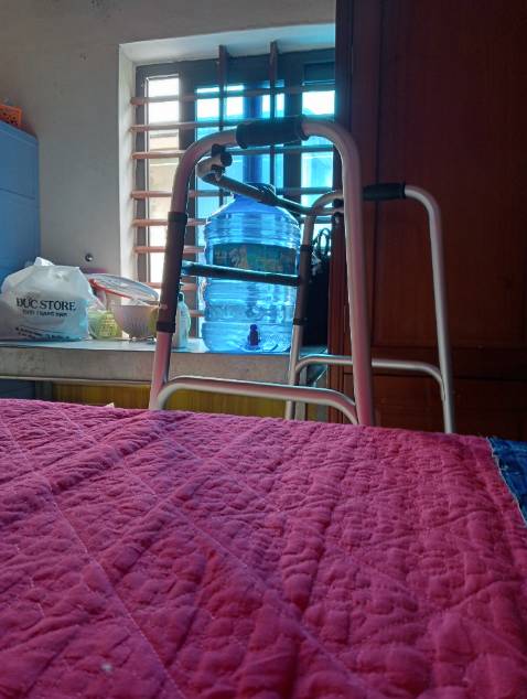 Khuyên các b nên mua.sp nhẹ ngàng,dễ cầm đi