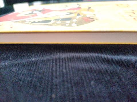 Sách khá nhỏ, gọn, mỏng nhẹ. Đây là cuốn tái bản lần 1 nhé. Cỡ chữ ổn đọc được