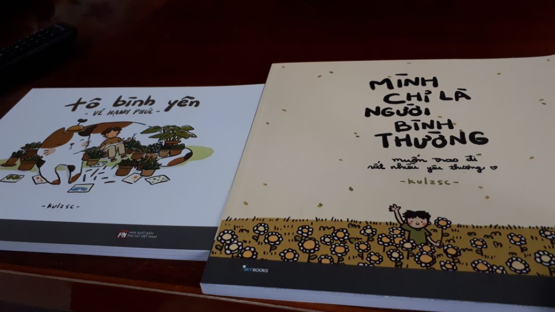 may mắn là sách mình nhận đc rất đẹp.So với giá 138k ghi trên bìa sách thì 96k wa lời r. sách có 116 trang, giấy có vẻ mỏng hơn cuốn tô bình yên 1 tẹo. ko biết tô màu nước có gặp trở ngại j ko. cuốn tô bình yên mình có tô wa màu nc r sẽ rộp giấy nếu dùng màu nước( nc nhiều ). cuốn mới thì nhìn hình vẽ rất ưng luôn cute dễ chịu sao á. đầu tư hẵn bộ 36 màu khô deli luôn :) . giết t.gian khi thất nghiệp vì dịch vậy ^^.Ai iu sách thì nên mua nhé cưng lắm