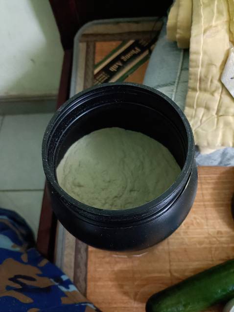 Mở ra đã bị bóc rồi . không có cả muỗng múc . mùi thơm k phải hàng fake Mở ra đã bị bóc rồi . không có cả muỗng múc . mùi thơm k phải hàng fake
