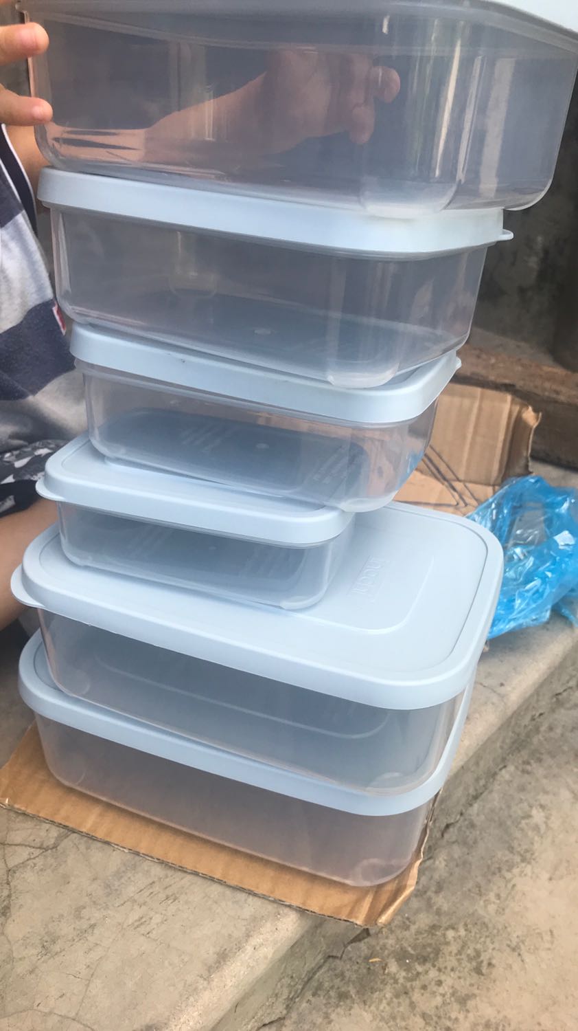 Hàng xịn mịn. Gói hàng khá kĩ. Nắp dẻo khá là kín.