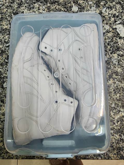 Sp tốt, mẫu mã đẹp, đựng giày nhìn sang lắm, shop nhiệt tình đổi sp lỗi, mình rất hài lòng