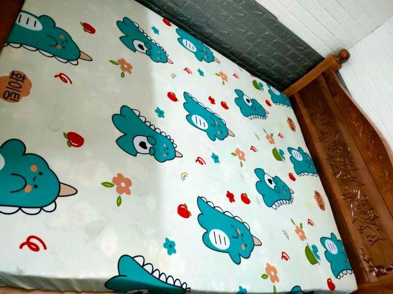 Kẹp giường rất hữu dụng. Kéo căng dc ra giường. Nằm xong k bị nhăn nhó quá nhiều như trước
Cảm giác chiếc giường như ở ksan
Rất thích
Biết ơn shop và người sản xuất ra công cụ này