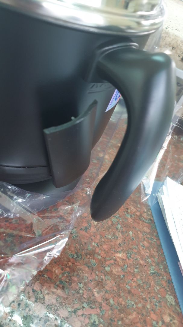 Mới nhận hàng ko cho kiểm tra, vừa mở bịch ra tay cầm của nồi bị vỡ, mua tưởng đâu xài liền được nào ngờ nồi bên tiki giao cho mình bị gẫy phần tay cầm buồn ghê, nồi đó mình rất thích nhưng bị gẫy làm mình phải chờ đổi lại